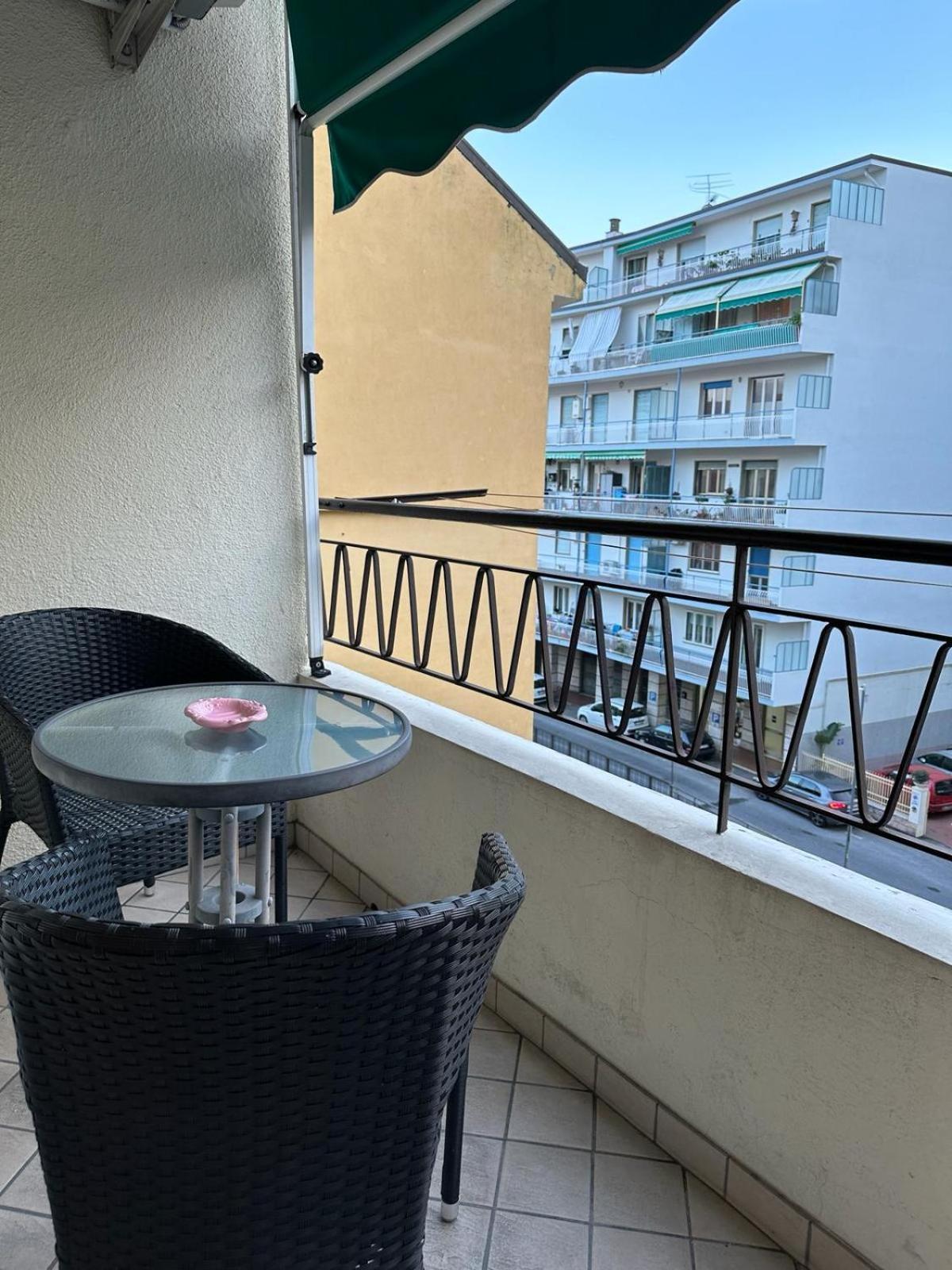 Zeffirino Apartments Санремо Экстерьер фото